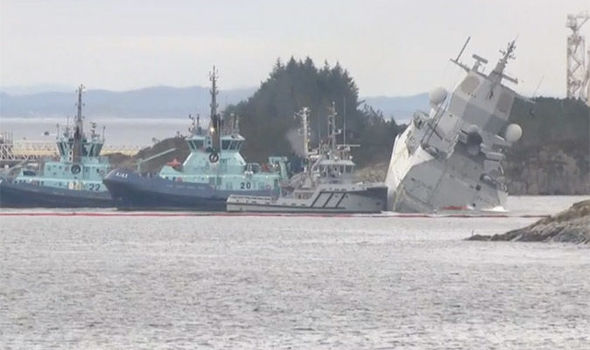 北约一军舰遭油轮撞击受损严重